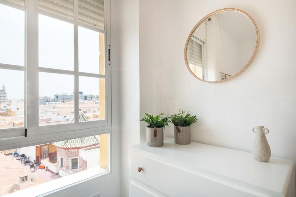 Sunlit & Fresh Apartment - Center By Rems マラガ エクステリア 写真