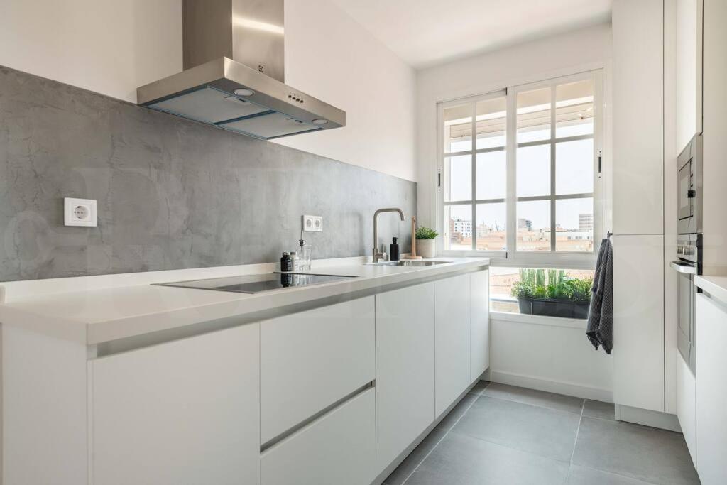 Sunlit & Fresh Apartment - Center By Rems マラガ エクステリア 写真