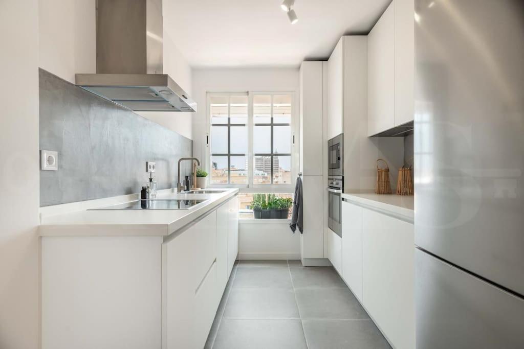 Sunlit & Fresh Apartment - Center By Rems マラガ エクステリア 写真